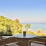 Vista Petros 아파트 *